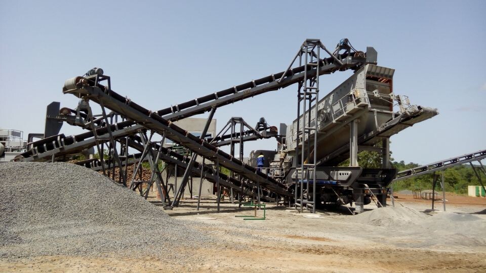 Crawler type fine crushing mobile crushing station