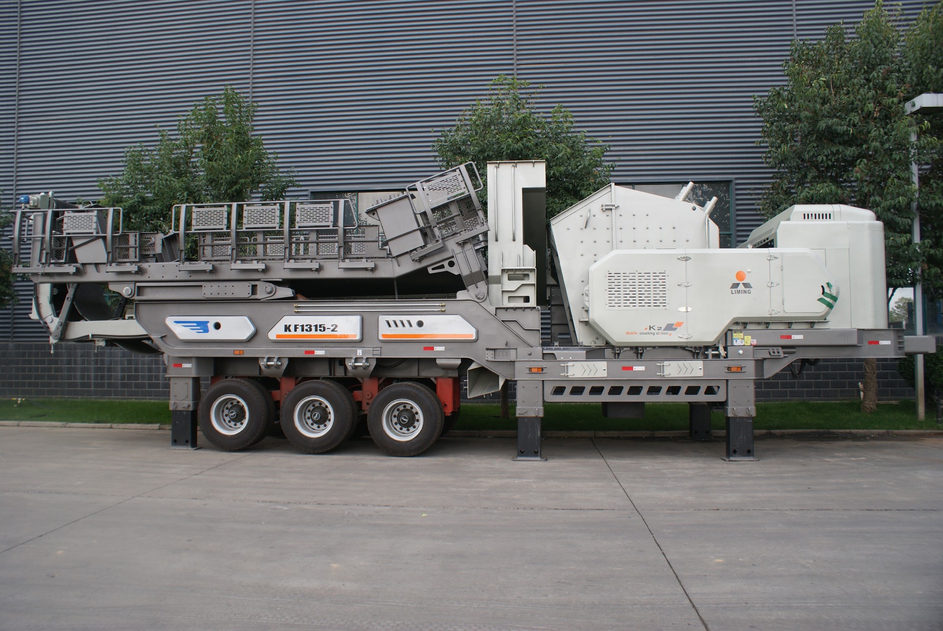 Crawler type fine crushing mobile crushing station